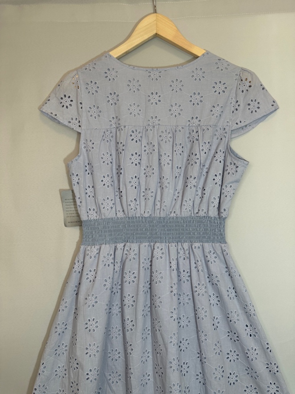 Alexia Admor Minnie Womens Dress Size 10 Eyelet Embroidery Smocked Waist Tiered - Picture 5 of 6